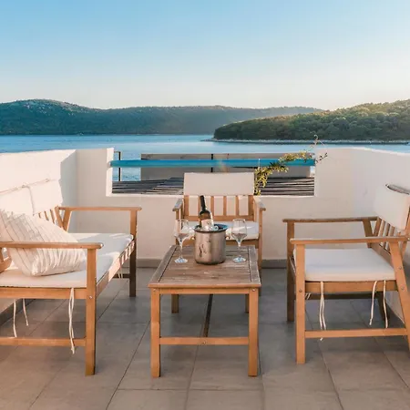 On Island Molat Next To The Sea - By Ta Leut Agency Διαμέρισμα