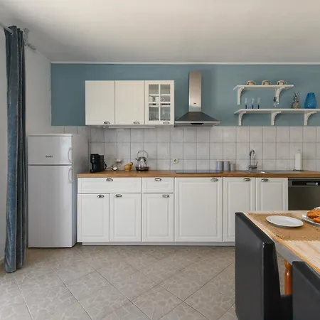Apartamento On Island Molat Next To The Sea - By Ta Leut Agency