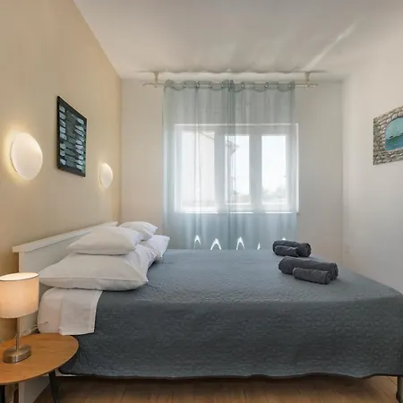 On Island Molat Next To The Sea - By Ta Leut Agency Διαμέρισμα *