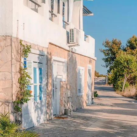 Apartamento On Island Molat Next To The Sea - By Ta Leut Agency *