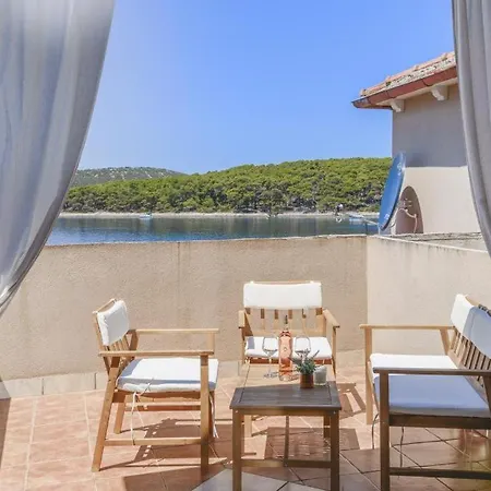 Apartamento On Island Molat Next To The Sea - By Ta Leut Agency *